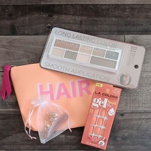 Cosmetic bag w/ Nails, Hair Accessories, and makeup Pallet! Perfect Gift!!! 🎁